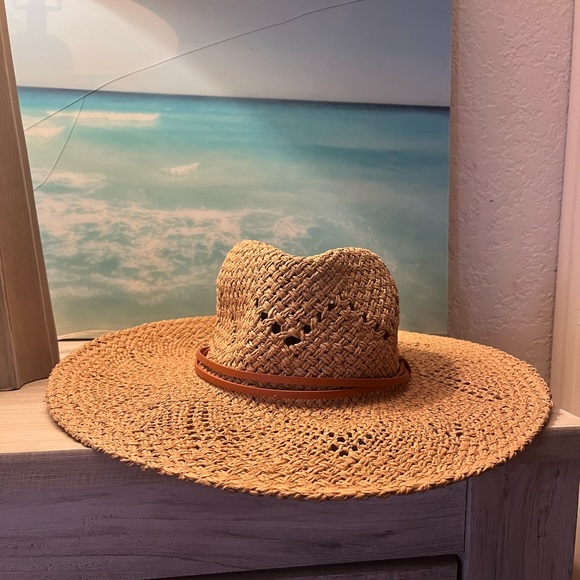 NWT Vici McKinley Woven Straw Hat - Light Tan - Picture 2 of 4